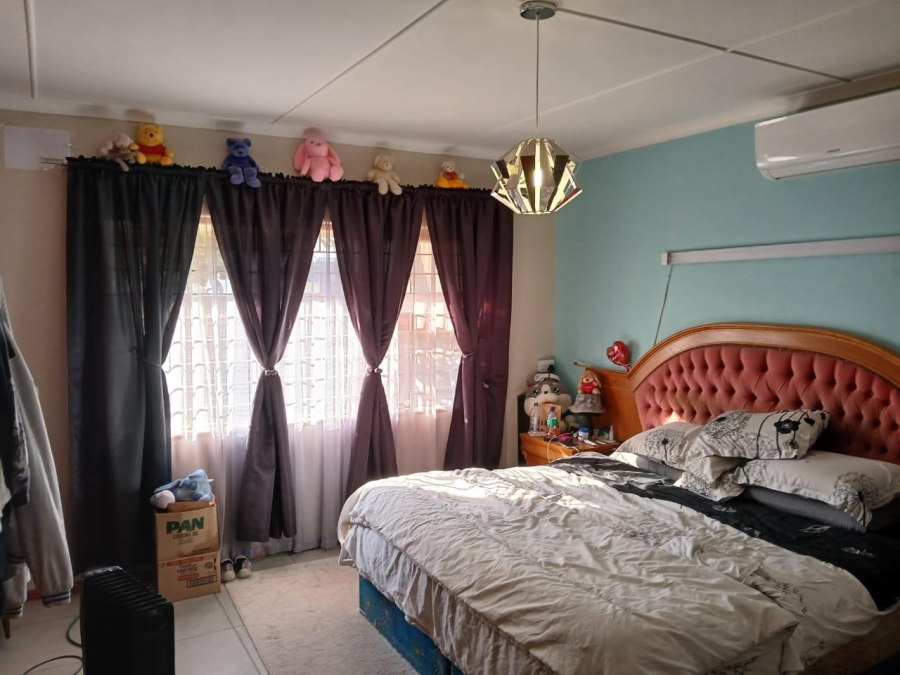 4 Bedroom Property for Sale in Hartenbos Central Western Cape